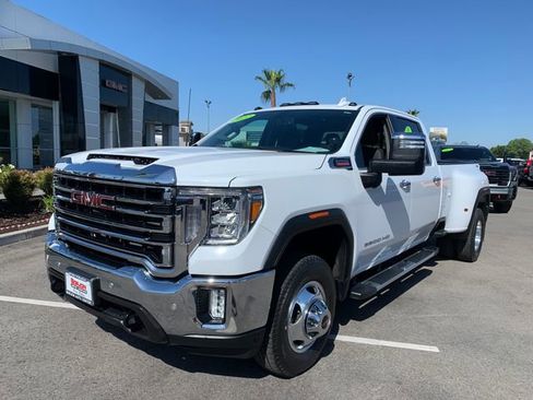 Used 2022 GMC Sierra 3500 SLT w/ SLT Preferred Package AWD/4WD image 2