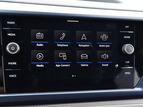 Used 2024 Volkswagen Taos SE w/ MDO Package FWD image 14