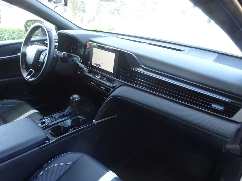 Used 2025 Toyota Camry SE FWD image 14