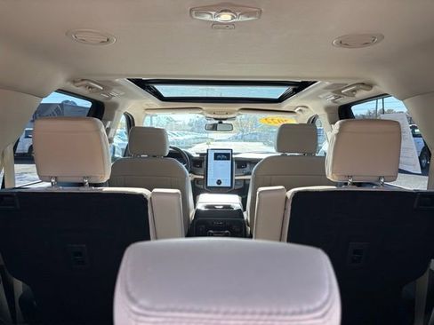 Used 2022 Ford Expedition Platinum image 45