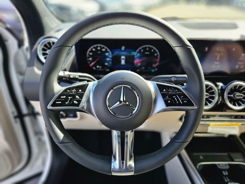 New 2026 Mercedes-Benz GLA 250 4MATIC image 24