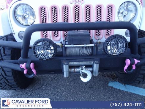 Used 2016 Jeep Wrangler Unlimited Sahara w/ Connectivity Group image 37