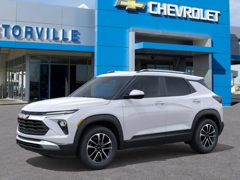 New 2026 Chevrolet TrailBlazer LT w/ LT Cold Weather Package FWD image 2