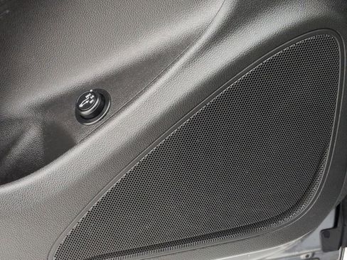 Used 2019 Buick Envision Essence image 34