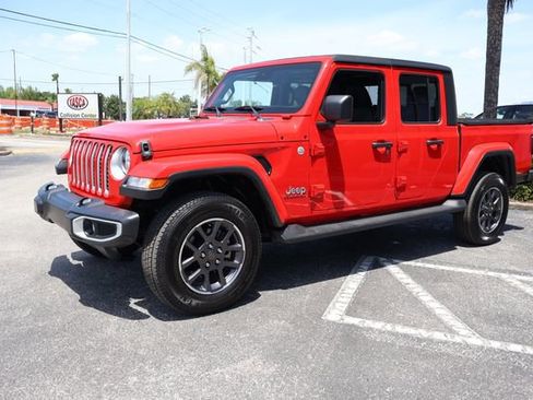 Used 2020 Jeep Gladiator Overland AWD/4WD image 3