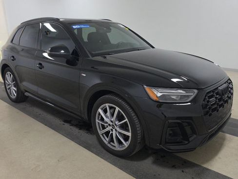 Used 2023 Audi Q5 e Premium Plus w/ Premium Plus Package AWD/4WD image 2
