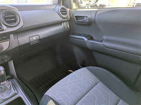 Used 2023 Toyota Tacoma TRD Sport image 17