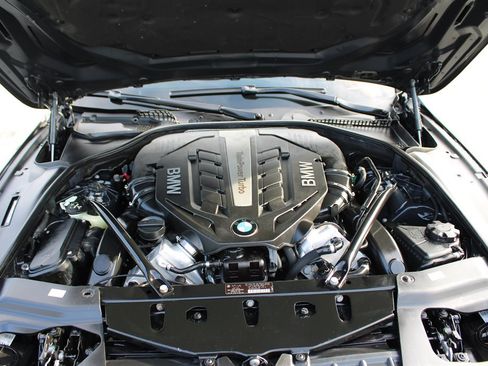 Used 2012 BMW 650i Convertible image 32