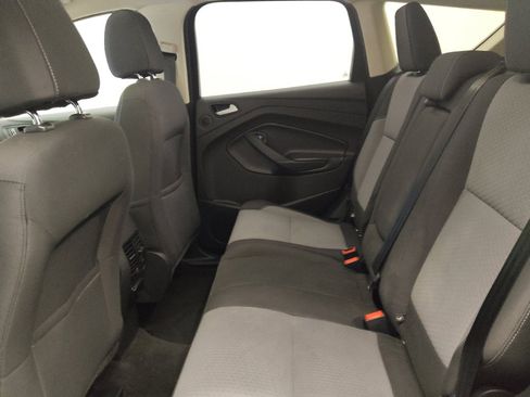 Used 2017 Ford Escape SE w/ Equipment Group 201A FWD image 18