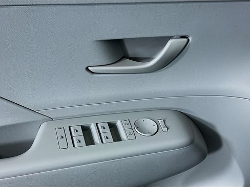 Certified 2025 Hyundai Kona SEL FWD image 17