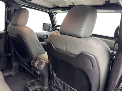 Used 2025 Jeep Gladiator Mojave w/ Safety Group image 41