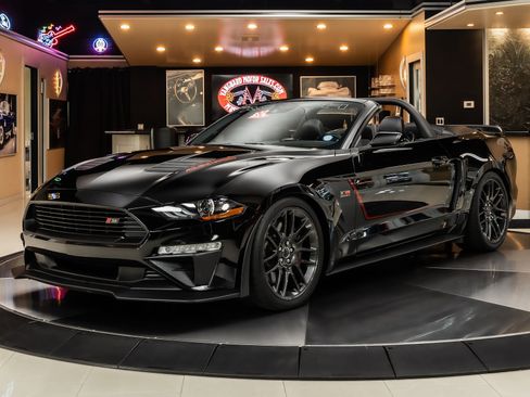 Used 2019 Ford Mustang GT Premium w/ GT Performance Package RWD image 1
