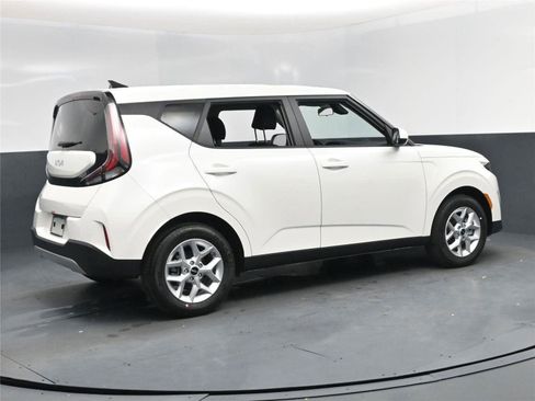 New 2025 Kia Soul LX w/ LX Technology Package image 8