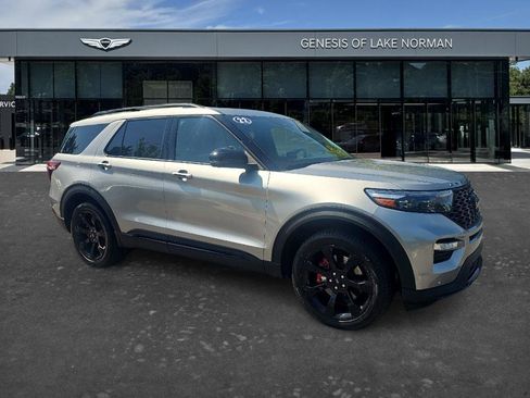 Used 2022 Ford Explorer ST w/ Equipment Group 401A AWD/4WD image 3