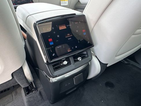 New 2026 Cadillac Vistiq Luxury image 8