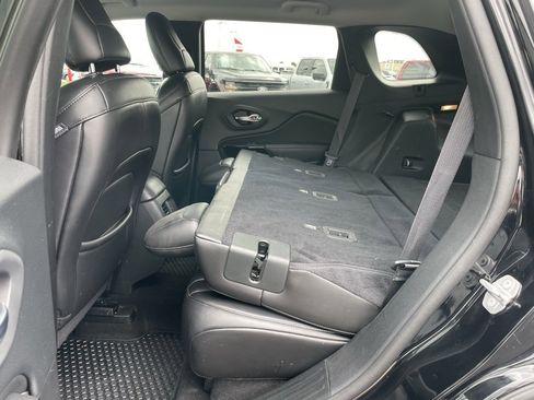 Used 2019 Jeep Cherokee Latitude Plus image 50