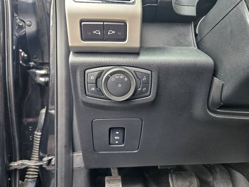 Used 2015 Ford F150 Lariat w/ Equipment Group 502A Luxury image 21