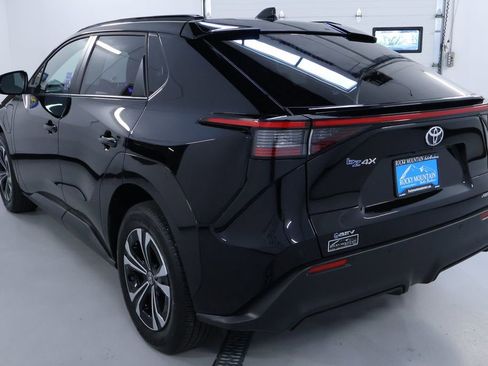 Used 2024 Toyota bZ4X XLE image 5