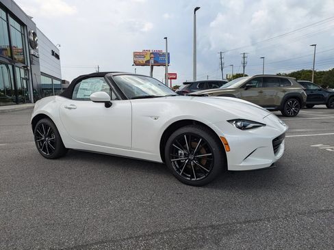New 2026 MAZDA MX-5 Miata Grand Touring RWD image 2