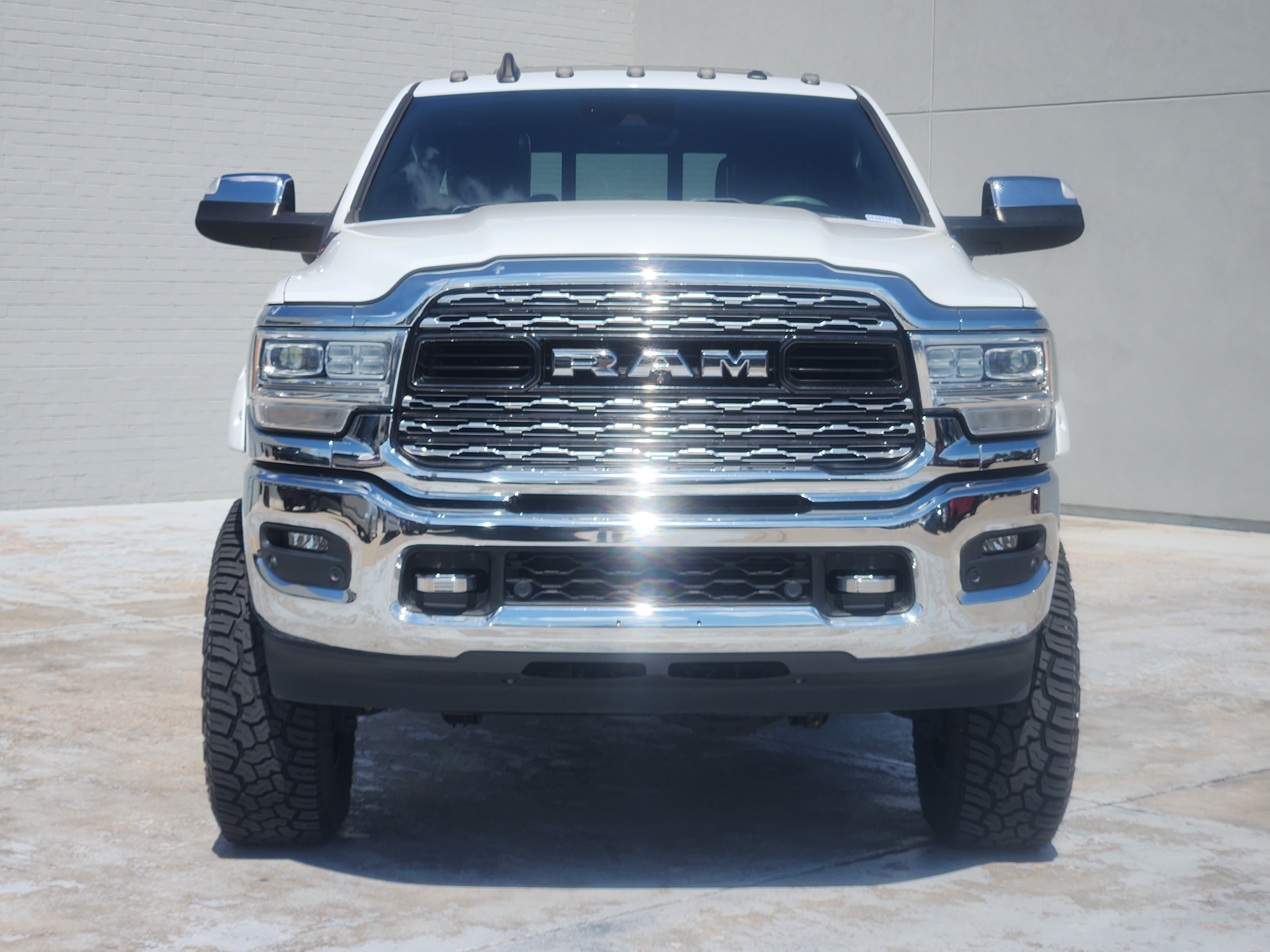Used 2019 RAM 2500 Limited AWD/4WD image 2