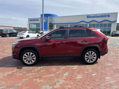 Used 2025 Toyota RAV4 XLE Premium FWD image 33
