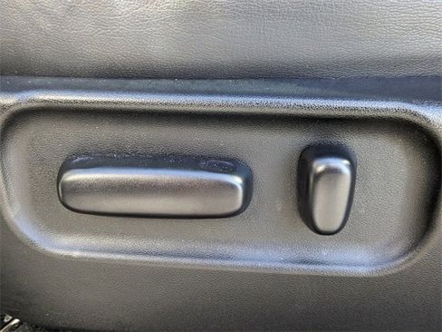 Used 2021 Toyota Tacoma Limited image 21