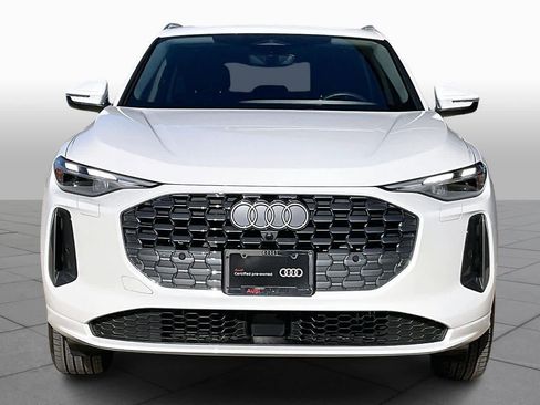 Certified 2025 Audi Q5 Premium w/ Convenience Package image 3