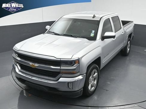 Used 2018 Chevrolet Silverado 1500 LT w/ All Star Edition RWD image 11
