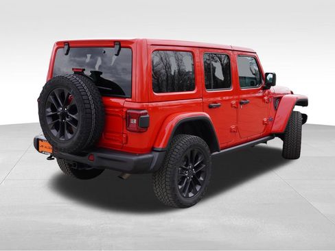 Certified 2025 Jeep Wrangler Unlimited Sahara image 5