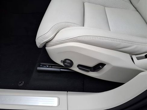 New 2026 Volvo XC60 B5 Ultra w/ Protection Package Premier image 13