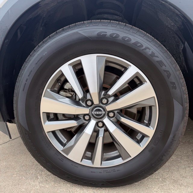 Used 2025 Nissan Pathfinder SL AWD/4WD image 4