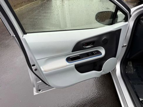 Used 2012 Toyota Prius C Two image 9