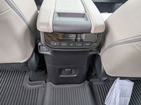 Used 2024 Toyota Grand Highlander AWD image 18