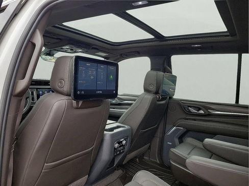 Used 2021 GMC Yukon Denali w/ Denali Premium Package AWD/4WD image 12