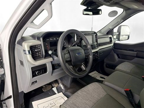 Used 2023 Ford F250 XLT w/ FX4 Off-Road Package image 9