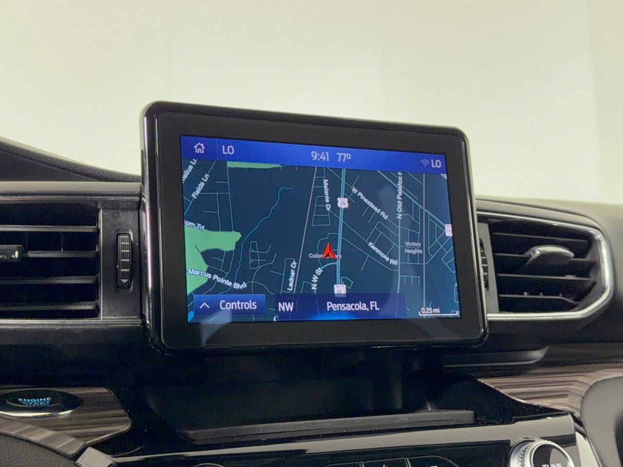 Used 2022 Ford Explorer Limited w/ Equipment Group 301A RWD image 23