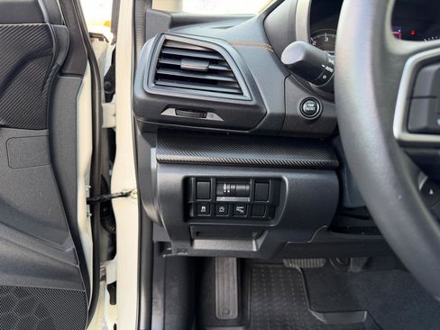 Used 2022 Subaru Crosstrek 2.0i Premium w/ Moonroof Package image 11