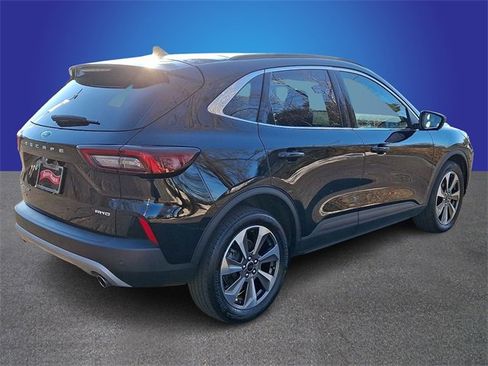 Used 2024 Ford Escape Platinum image 4