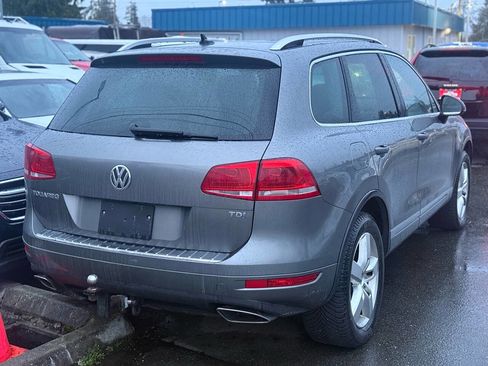 Used 2012 Volkswagen Touareg TDI image 2