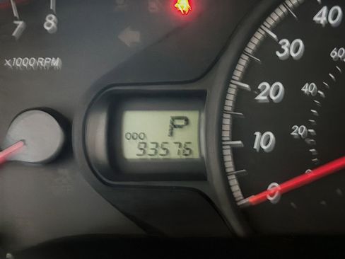 Used 2014 Toyota Sienna LE image 8