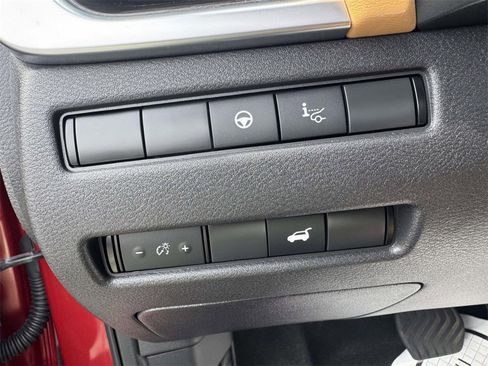 Used 2022 Nissan Rogue Platinum w/ Head-Up Display Package image 23