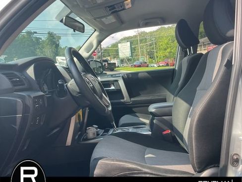 Used 2019 Toyota 4Runner SR5 AWD/4WD image 9