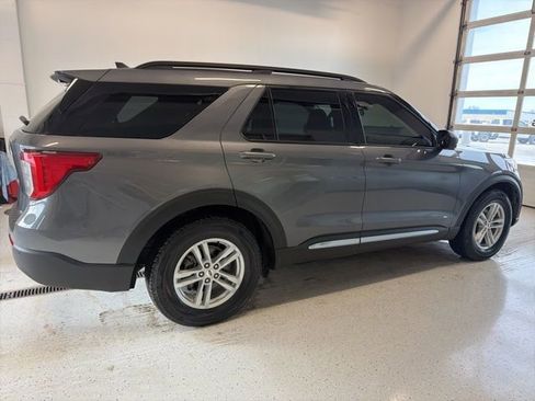 Used 2021 Ford Explorer XLT w/ Class III Trailer Tow Package image 8