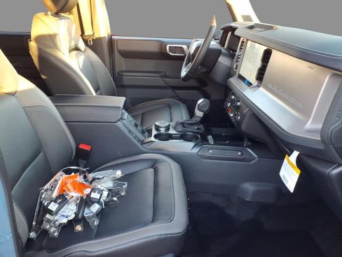 New 2025 Ford Bronco Outer Banks image 13