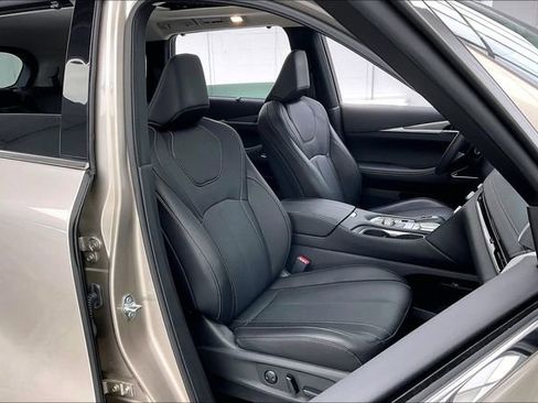 Certified 2025 INFINITI QX60 Luxe image 7