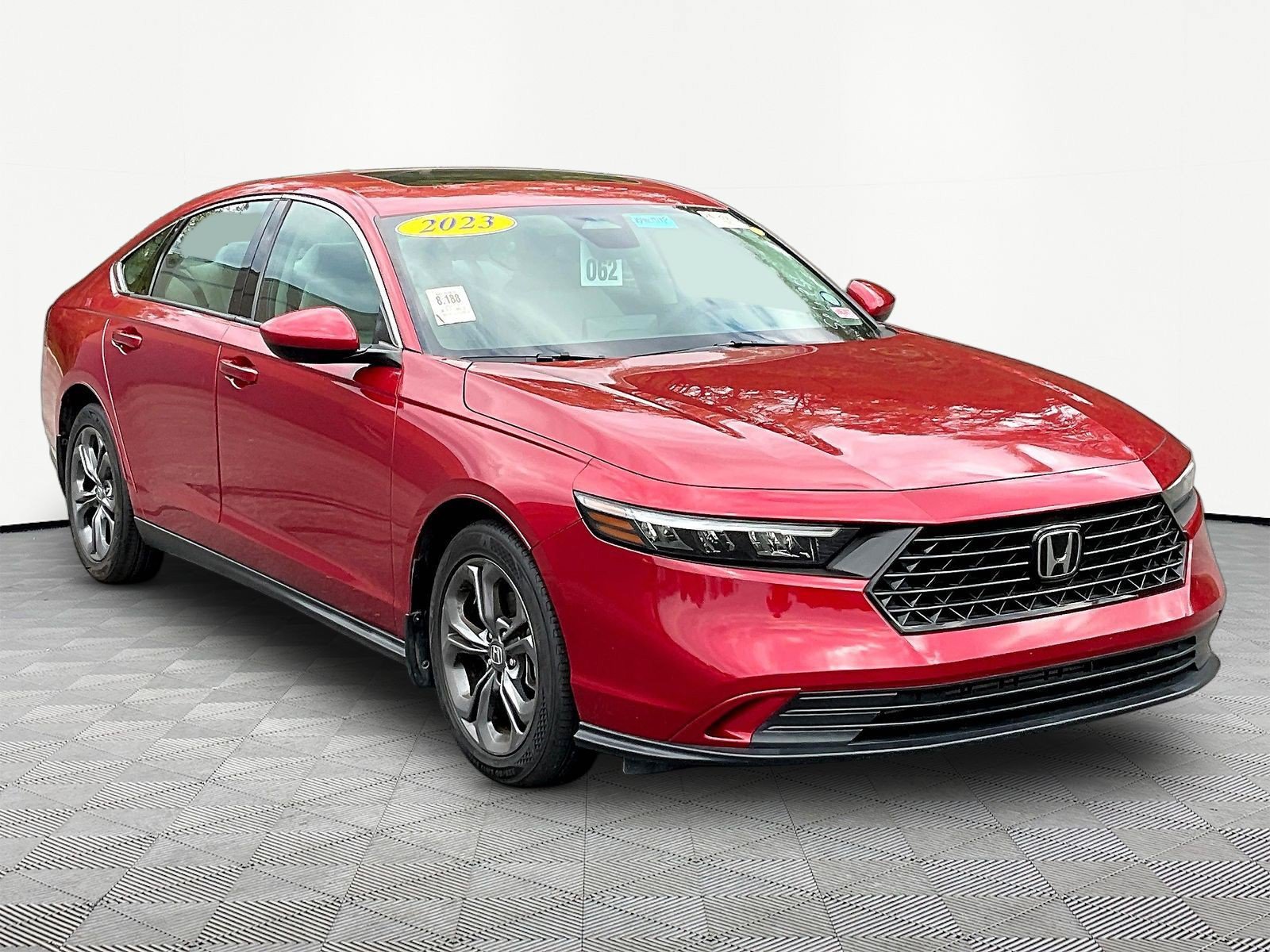 Used 2023 Honda Accord EX image 3