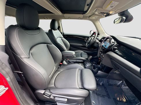 Certified 2024 MINI Cooper S image 29