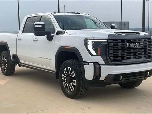 Used 2024 GMC Sierra 2500 Denali Ultimate image 13