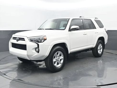 Used 2020 Toyota 4Runner SR5 Premium w/ Moonroof Package AWD/4WD image 25
