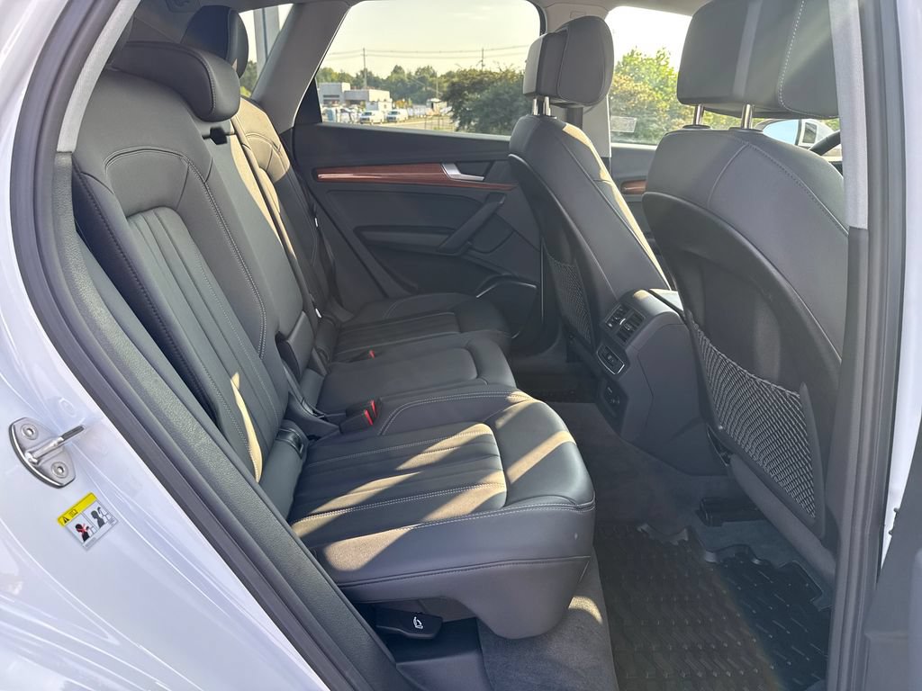 Used 2023 Audi Q5 2.0T Premium w/ Convenience Package AWD/4WD image 40